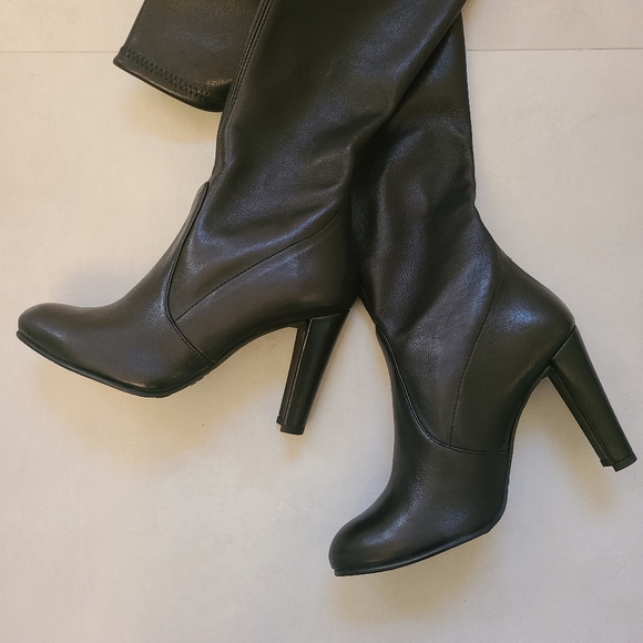 NEW Stuart Weitzman Highland Boots - Picture 4 of 10